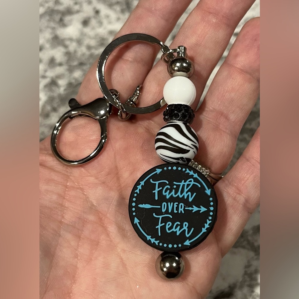 Handmade keychain silicone faith prayer pray Christian Jesus cross homemade
